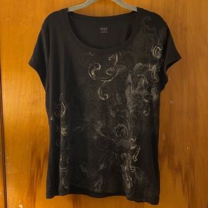 Grunge flower and swirl print tee